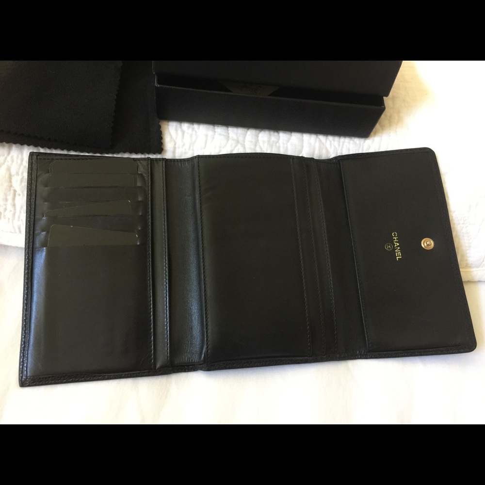 Authentic Chanel wallet - Picture 4 of 5